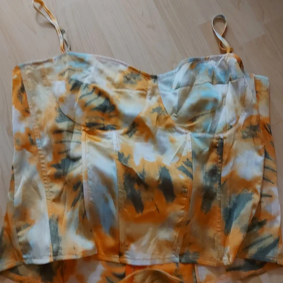 Pretty Little Thing Orange Tie Dye 2 Piece Outfit - Picture 7 of 13